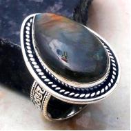 Перстень с лабрадоритом в винтажном стиле 18.5р