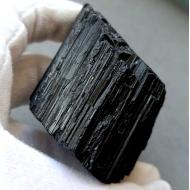 890CT Коллекционный черный Турмалин шерл 45*43мм (без огранки) 