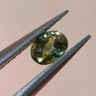 0.38Ct Натуральный зеленый Сапфир хамелеон 4.8*3.5мм овал 