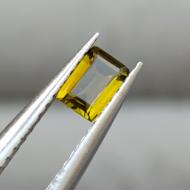 0.23CT Натуральный желто-зеленый турмалин 4.9*3.3мм (багет)