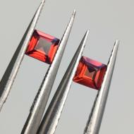 0.35Ct Натуральні гранати пара 3мм квадрат 