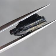 2.1CT Необработанный черный Турмалин шерл 14*5мм (без огранки) 