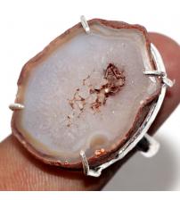 Серебряное кольцо с коричневой жеодой агата 18р