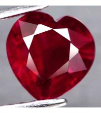 2.5Ct Натуральный рубин сердце 7.8*7.8мм 