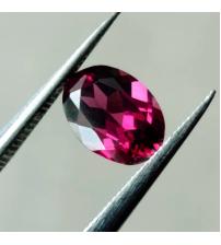 0.88Ct Натуральный родолит гранат 7*5мм (овал) 0.88Ct Натуральный родолит гранат 7*5мм (овал)