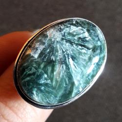 Серебряное кольцо с натуральным серафинитом 17р
