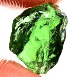4.85Ct Натуральний необроблений зелений апатит без огранування 11*7мм 