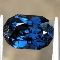 1.87Ct Рідкісна ШПІНЕЛЬ колір Teal Blue 7*5мм (Відео)