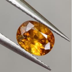 1.21Ct Натуральный Империал Сфен (Титанит) 6.1*4.9мм (овал) Видео