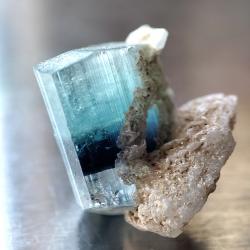 4.05CT Редкий черно- голубой турмалин 10.2*6.6мм (без огранки) Афганистан