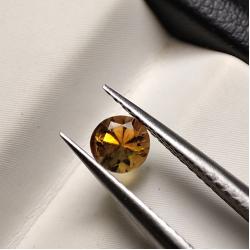 0.37Ct Натуральний імперіал циркон 4.5мм круг