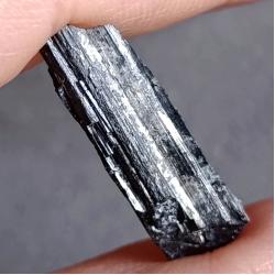 9.25CT Необработанный черный Турмалин шерл 25*8мм (без огранки) Видео