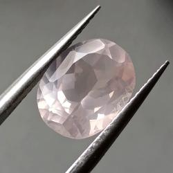 4.36Ct Натуральний рожевий кварц класу ААА+ овал 12*9.2мм (Видео)