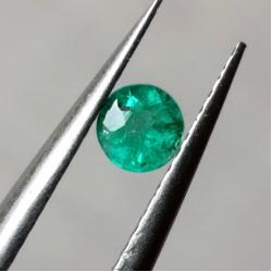 0.3Ct Натуральный изумруд 4мм круг (Класса А+) Видео
