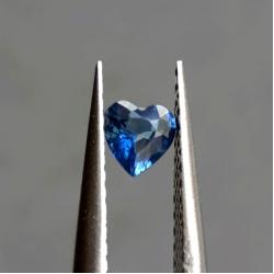 0.28Ct Натуральний синій сапфір серце 4мм ААА++(Відео)