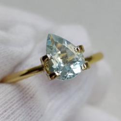 0.9Ct Натуральний аквамарин Ice blue груша 8.2*6.1мм Бразилія