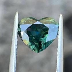 1.25Ct Натуральний поліхромний сапфір серце 7.4мм ААА++ (Відео)