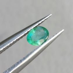 0.32Ct Натуральный изумруд 5*4мм Овал (Видео)