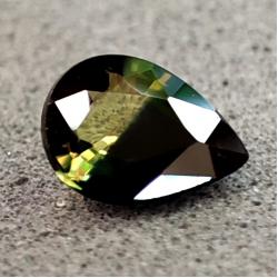 0.52Ct Натуральний Bi-color Сапфір груша 6*4.5мм (Відео)