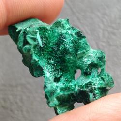 37.9Ct Малахіт натуральний без огранки 33*17мм Конго 37.9Ct Малахіт натуральний без огранки 33*17мм Конго