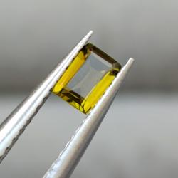 0.23CT Натуральний жовто-зелений турмалін пара 4.9*3.3мм (багет) 0.23CT Натуральний жовто-зелений турмалін пара 4.9*3.3мм (багет)