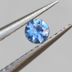 0.15Ct Натуральный васильковый сине-голубой сапфир 3.3мм круг (Цейлон) 0.15Ct Натуральный васильковый сине-голубой сапфир 3.3мм круг (Цейлон)