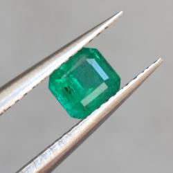 0.64Ct Натуральный Изумруд 5.2*4.6мм Октагон (Класса АА +) Видео
