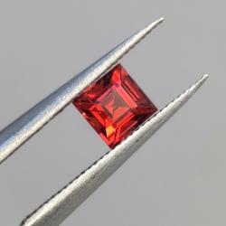 0.27Ct Натуральный гранат 3.25мм квадрат 