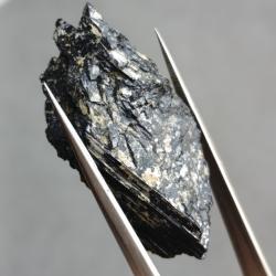 32.9CT Необработанный черный Турмалин шерл 35.7*16.3мм (без огранки) 