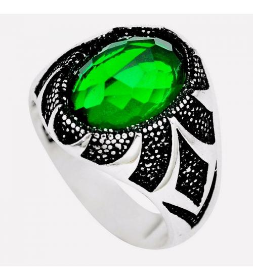мужское кольцо с зеленым камнем