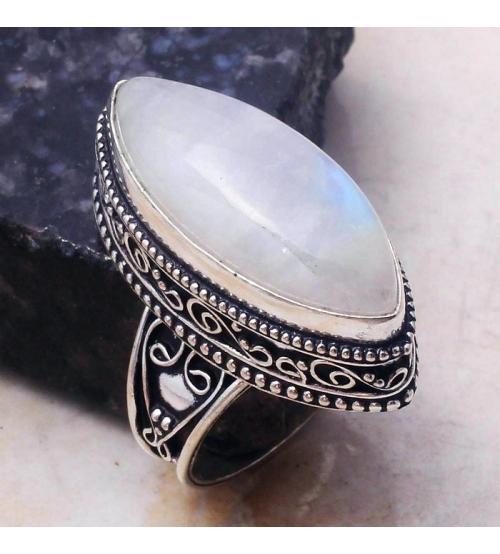 кольцо 19 размер с лунным камнем