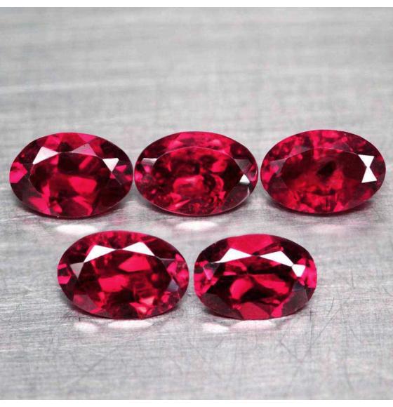 0.6Ct Натуральный малиново-красный гранат 6*4мм овал (цена за 1шт) - Высокое качество. Доставка по Украине.