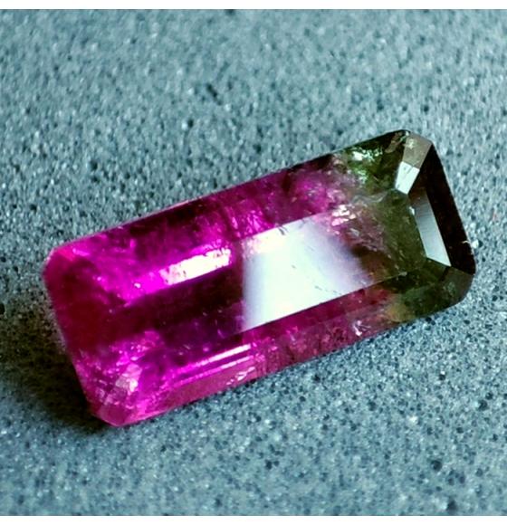 1.3Ct Двухцветный Арбузный Турмалин 9.2*5мм октагон (Сертификат, Видео)