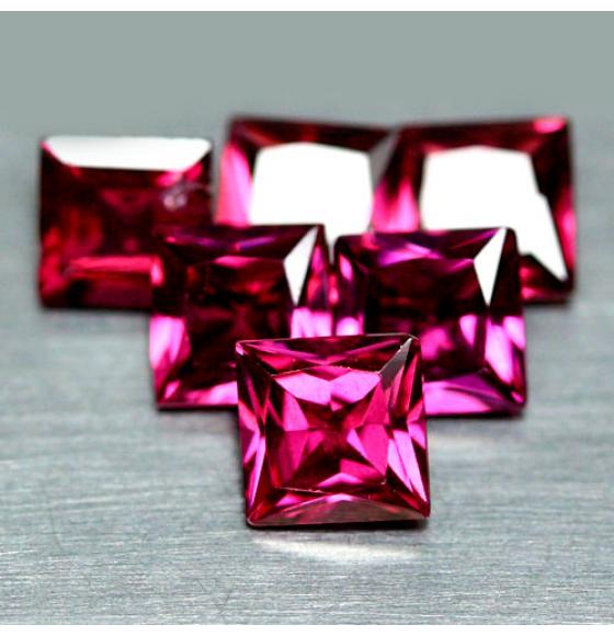 0.6Ct НАТУРАЛЬНЫЙ РОДОЛИТ ГРАНАТ (квадрат 4.5мм) -Цена за 1шт