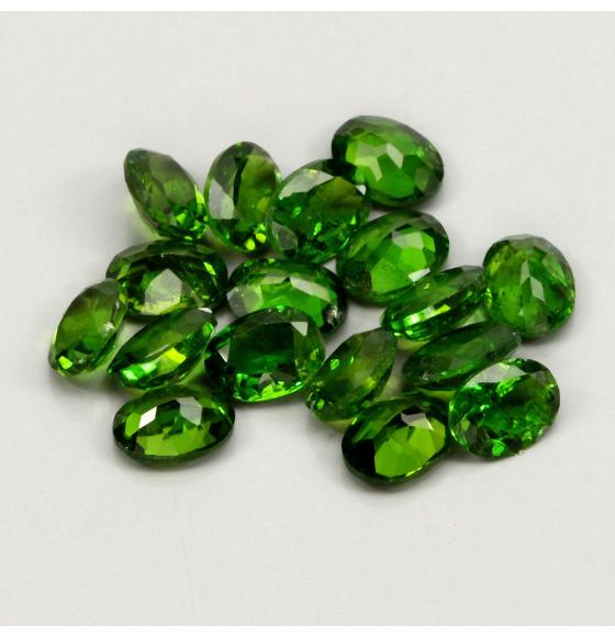 0.19Ct Натуральный хромдиопсид 4*3мм овал (цена за 1 шт)