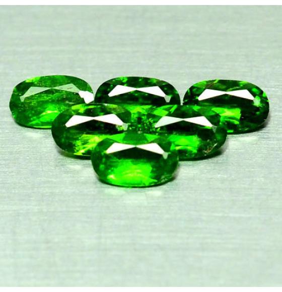 0.26Ct Натуральный хромдиопсид 5*3мм овал (цена за 1шт)