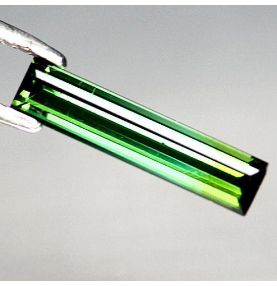 0.95Ct Драгоценный камень Турмалин 13.6*3мм багет