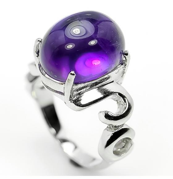 Серебряное кольцо с крупным аметистом 20р