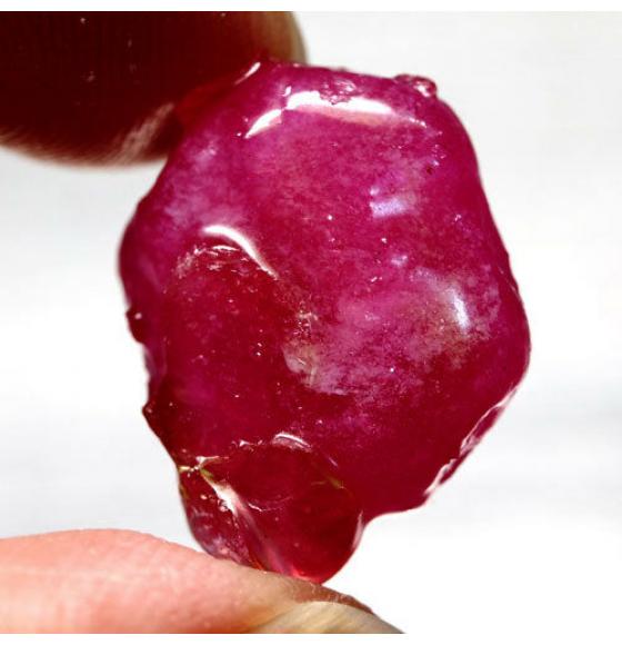 21.02Ct Крупный натуральный рубин без огранки 17*15мм