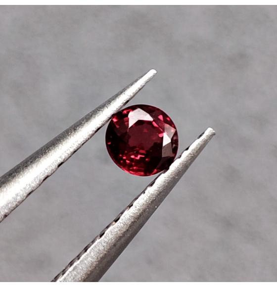 0.25Ct Натуральний рубін 3.1мм круг (Відео)