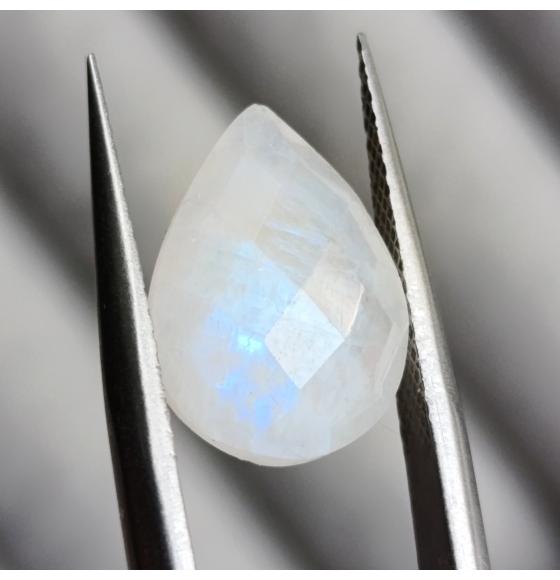 Лунный камень груша 5 карат